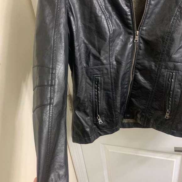 Brave Soul Women's Faux Leather Jacket- size L- fur lined - Picture 8 of 9